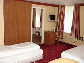 Ii Otel