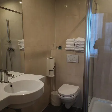Ii Otel