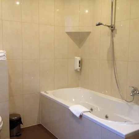 Otel Ii 2*